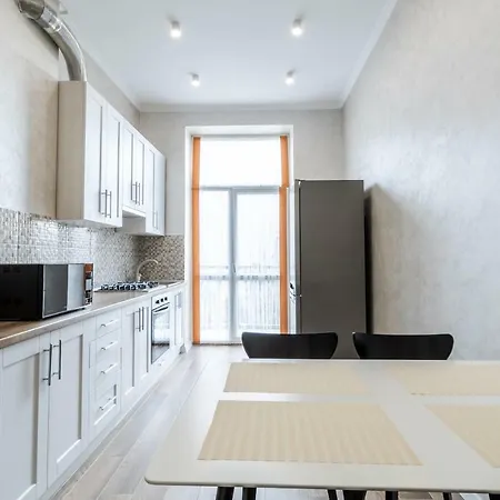Inshiapartments On Liberty Avenue 2 Apartment